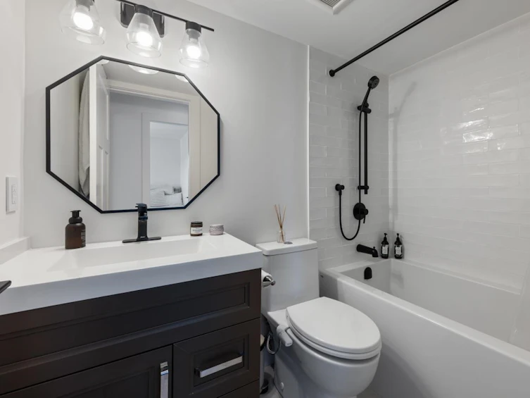 1006-1833 Frances Street, Vancouver, BC, V5L 1Z8 - 23