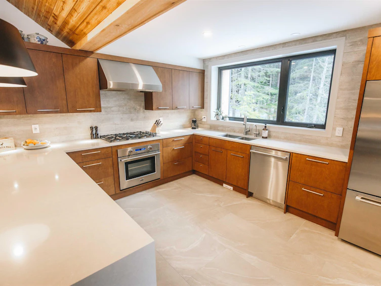 7462 Ambassador Crescent, Whistler, BC, V8E 0E4 - 12