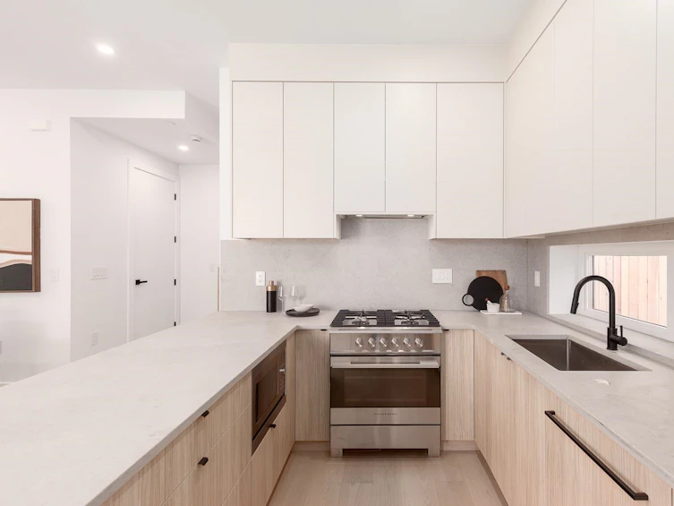 1360 East 17th Avenue, Vancouver, BC, V5V 1C8 - 5