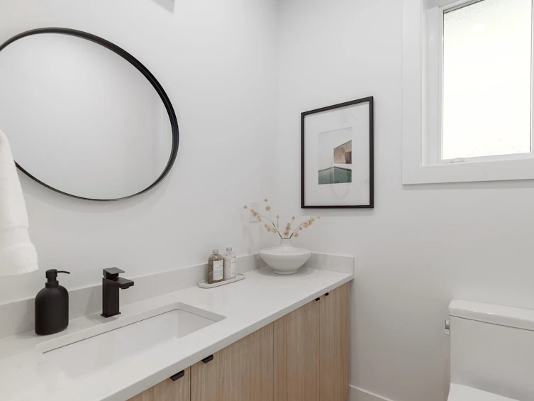 1360 East 17th Avenue, Vancouver, BC, V5V 1C8 - 8