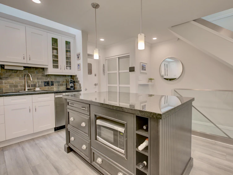 1360 West 8th Avenue, Vancouver, BC, V6H 4A6 - 9