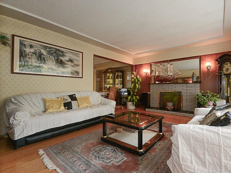 1329 East 49th Avenue, Vancouver, BC, V5W 2J3 - 2
