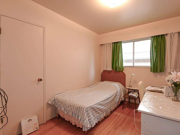 1329 East 49th Avenue, Vancouver, BC, V5W 2J3 - 11