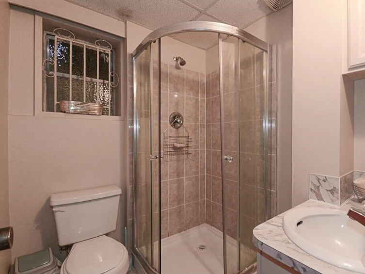 1329 East 49th Avenue, Vancouver, BC, V5W 2J3 - 17