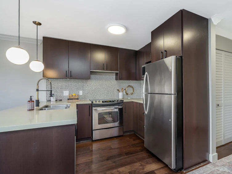 206-15775 Croydon, Surrey, BC, V3Z 2L6 - 9