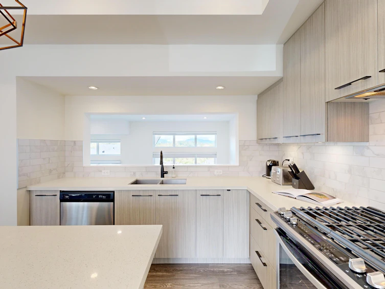 30-14057 60a, Surrey, BC, V3X 0J2 - 13