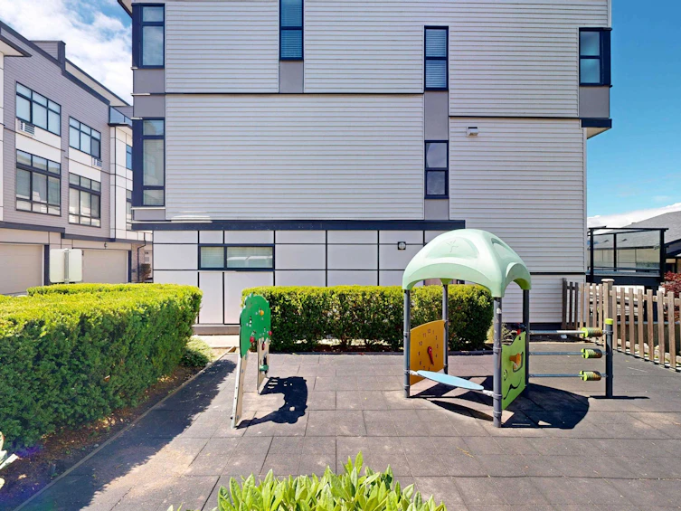 30-14057 60a, Surrey, BC, V3X 0J2 - 40