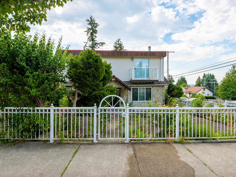 1728 Seventh Avenue, New Westminster, BC, V3M 2K8 - 2