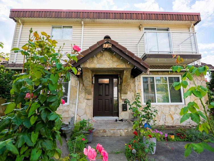 1728 Seventh Avenue, New Westminster, BC, V3M 2K8