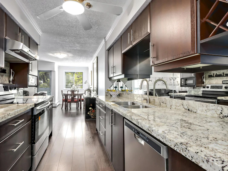 205-1424 Walnut Street, Vancouver, BC, V6J 3R3 - 5