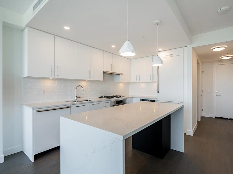 903-1588 Johnston, Surrey, BC, V4B 0C5 - 2
