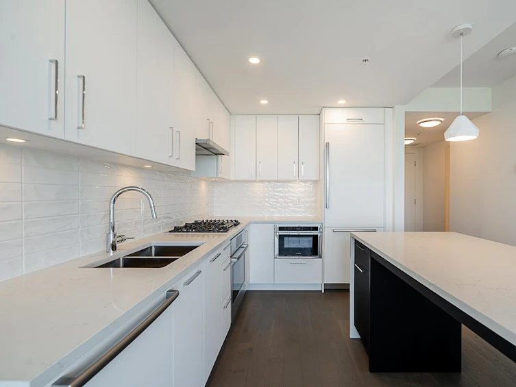 903-1588 Johnston, Surrey, BC, V4B 0C5 - 3