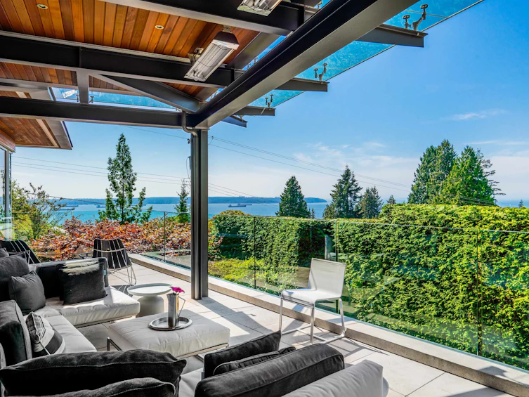 2661 Ottawa Avenue, West Vancouver, BC, V7V 2T6 - 2