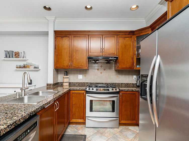 16-5988 Old Mclellan Road, Surrey, BC, V3S 1N3 - 16