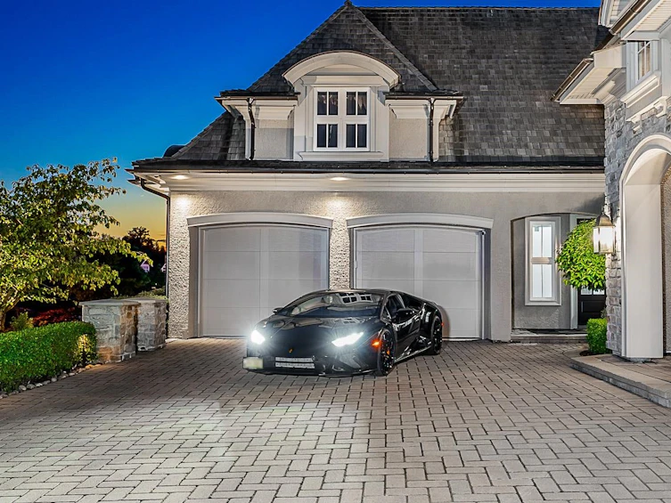 15957 39a Avenue, Surrey, BC, V3Z 0Y3