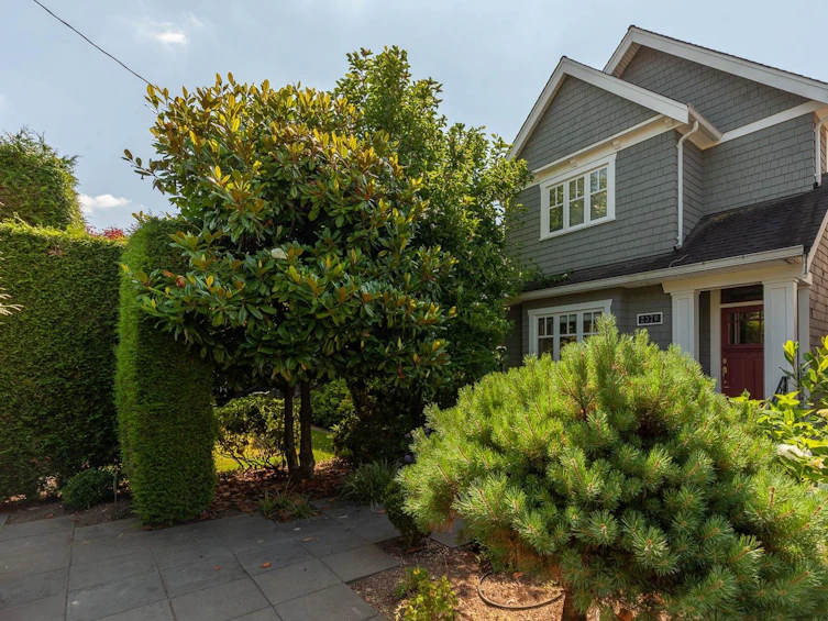 2378 West 49th Avenue, Vancouver, BC, V6M 2V1 - 2