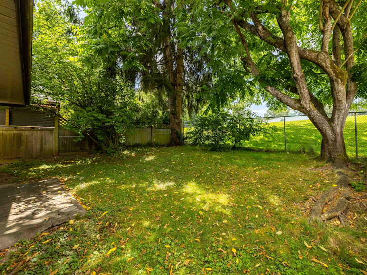7955 138a Street, Surrey, BC, V3W 7E8 - 4