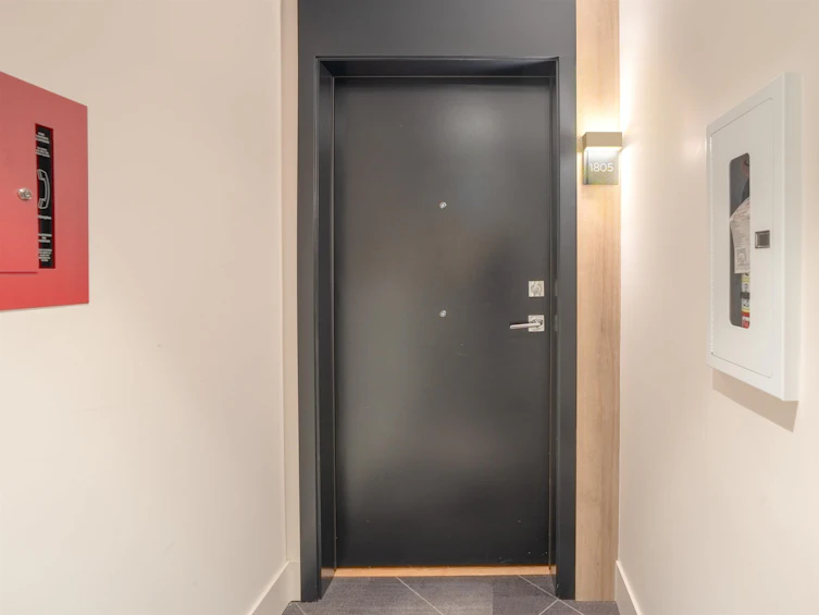 1805-1401 Hunter Street, North Vancouver, BC, V7J 0E2 - 6