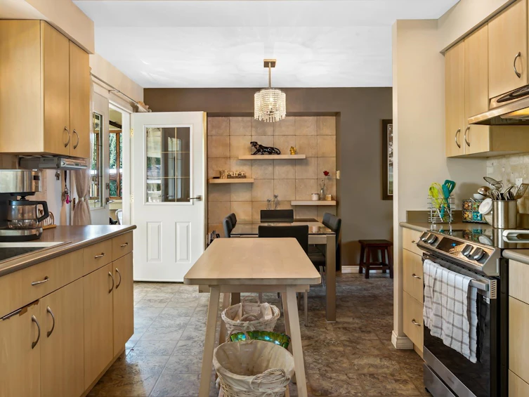 3657 Perth Street, Abbotsford, BC, V2S 7A7 - 3