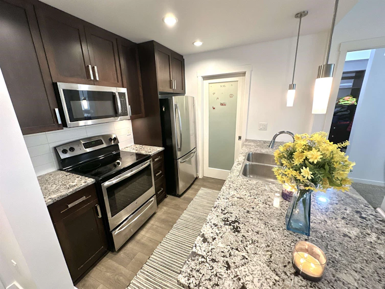 109-2238 Whatcom Road, Abbotsford, BC, V3G 0E6 - 4