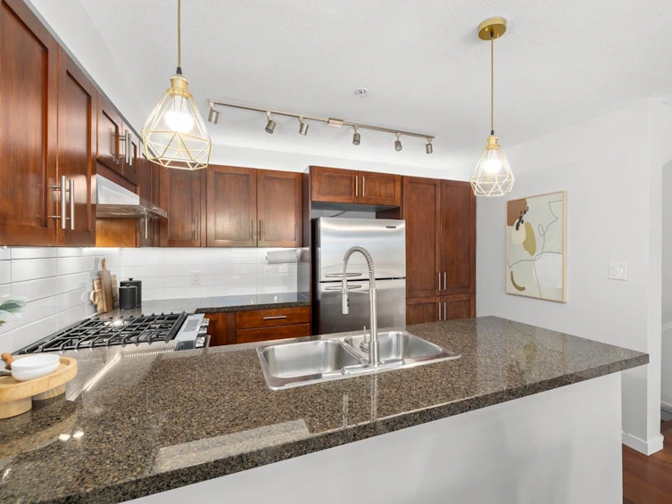 684 West 6th Avenue, Vancouver, BC, V5Z 1A3 - 9
