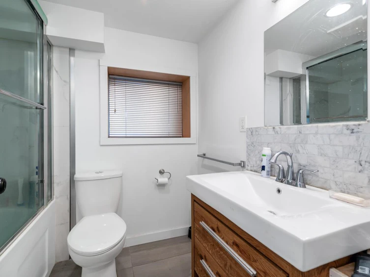 11345 136a Street, Surrey, BC, V3R 3C4 - 17