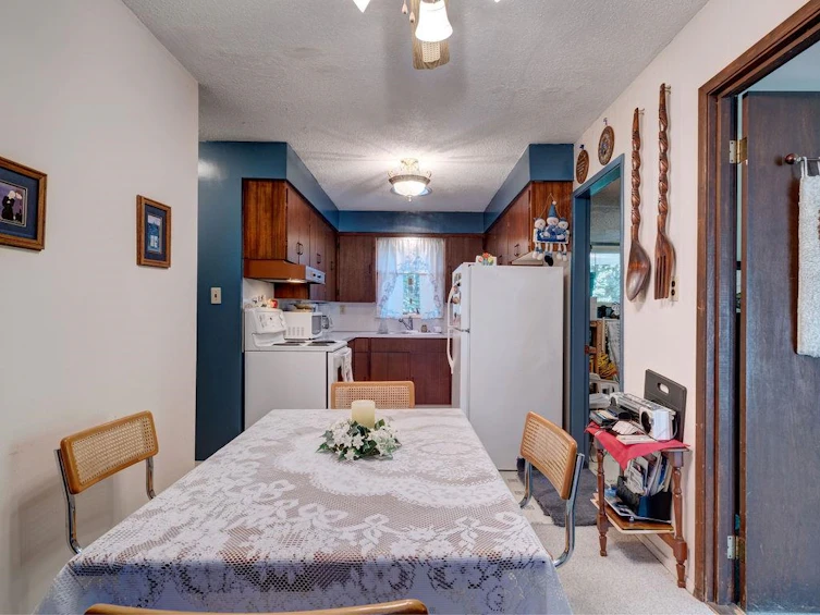 2258 Gail Road, Gibsons, BC, V0N 2W6 - 22