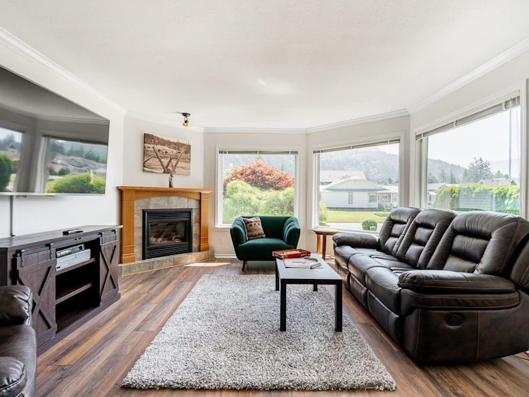 310 Chestnut Avenue, Harrison Hot Springs, BC, V0M 1A3 - 4