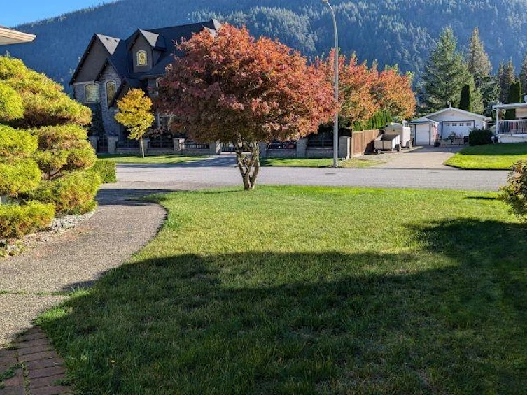 310 Chestnut Avenue, Harrison Hot Springs, BC, V0M 1A3 - 2