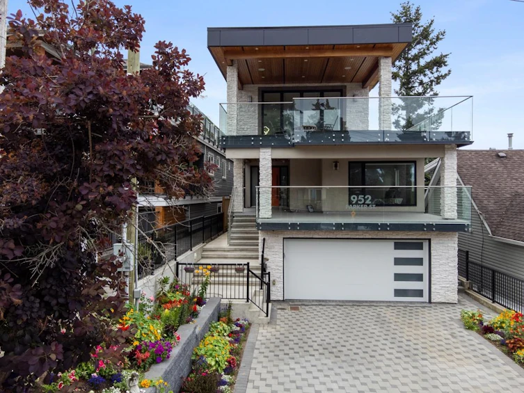 952 Parker Street, Surrey, BC, V4B 4R4