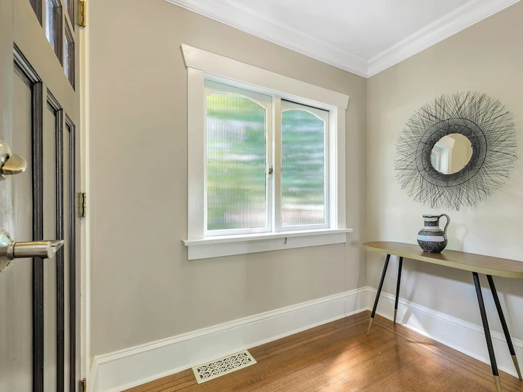 2011 Graveley Street, Vancouver, BC, V5L 3B6 - 2