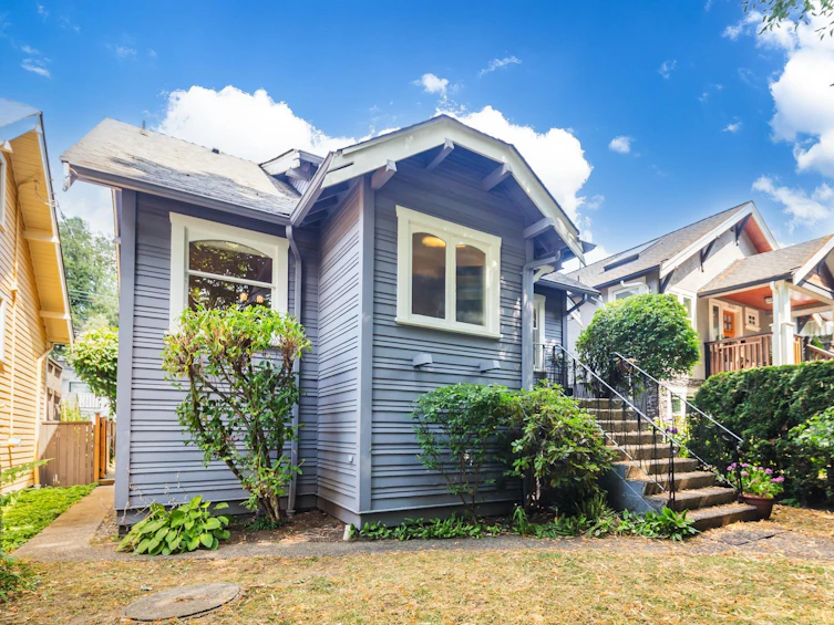 2011 Graveley Street, Vancouver, BC, V5L 3B6 - 34
