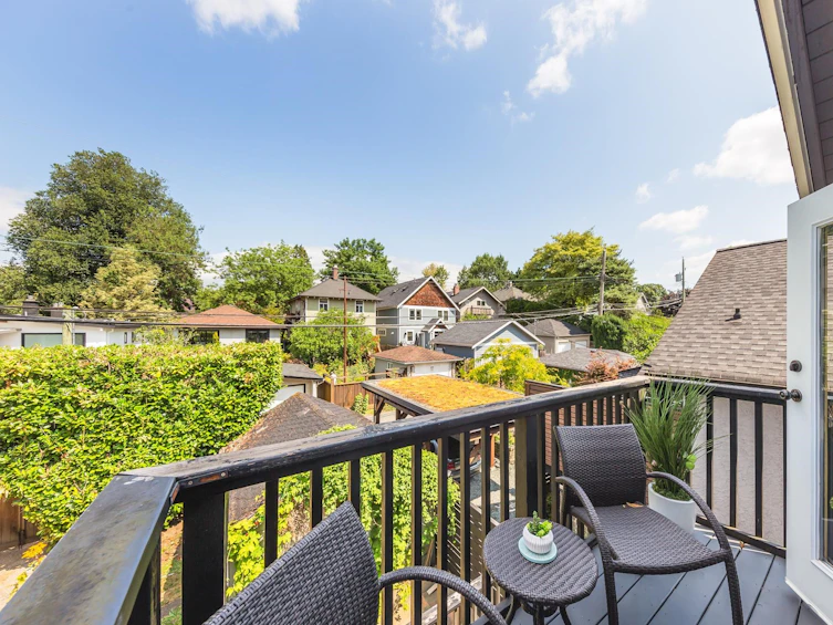 2011 Graveley Street, Vancouver, BC, V5L 3B6 - 38