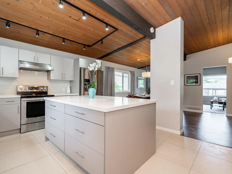1465 Blaine Avenue, Burnaby, BC, V5A 2L9 - 10