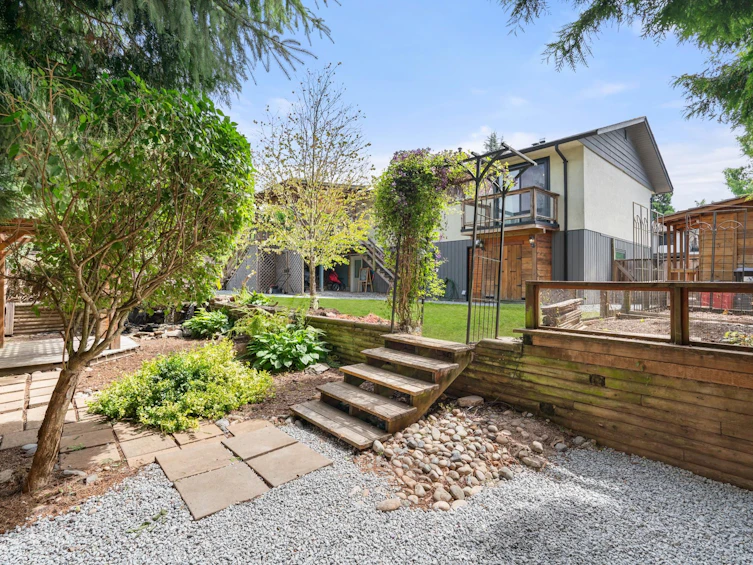 22763 Reid Avenue, Maple Ridge, BC, V2X 4G7 - 11
