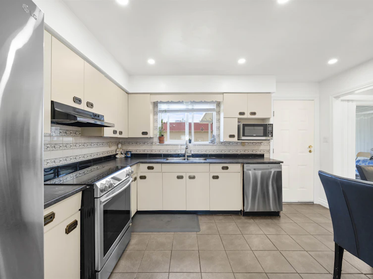 8368 111a Street, Delta, BC, V4C 4S4 - 4