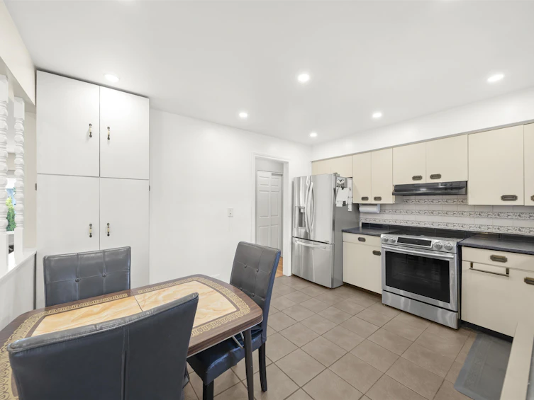 8368 111a Street, Delta, BC, V4C 4S4 - 5