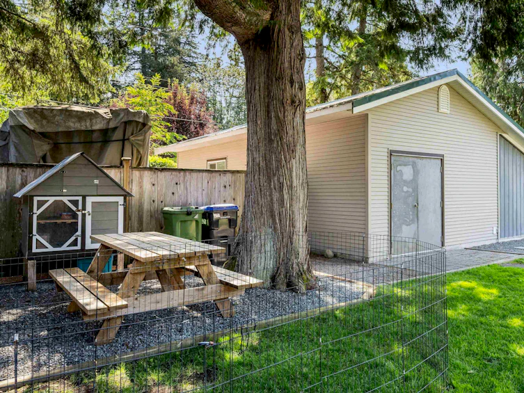 629 Mountain View Road, Cultus Lake, BC, V2R 4Z7 - 28