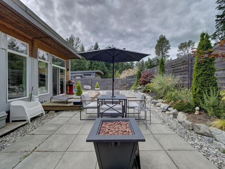 890 Trower Lane, Gibsons, BC, V0N 1V9 - 2