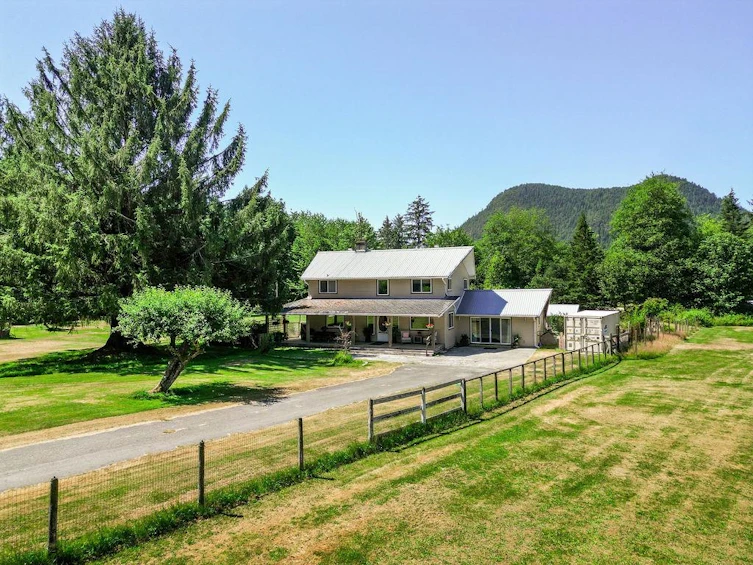 5971 Garden Bay Road, Pender Harbour Egmont, BC, V0N 1S1 - 2