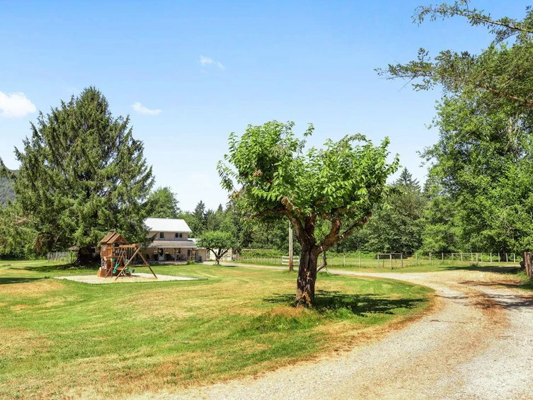 5971 Garden Bay Road, Pender Harbour Egmont, BC, V0N 1S1 - 4