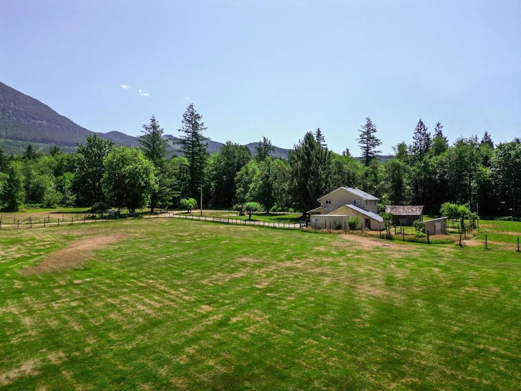 5971 Garden Bay Road, Pender Harbour Egmont, BC, V0N 1S1 - 5