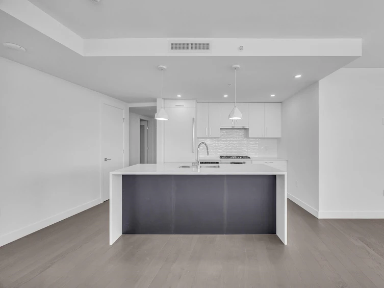 810-1588 Johnston, Surrey, BC, V4B 3Z7 - 11