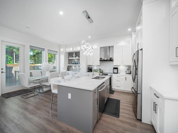 8134 116a Street, Delta, BC, V4C 5Y8 - 8