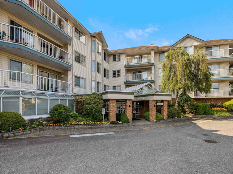 308-5363 206, Langley, BC, V3A 2C5 - 2