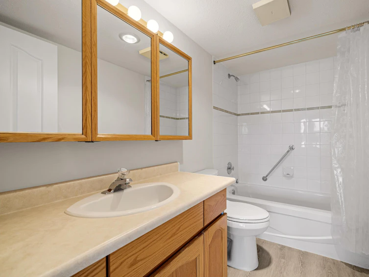 308-5363 206, Langley, BC, V3A 2C5 - 26