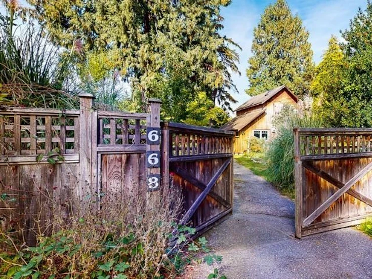 668 Franklin Road, Gibsons, BC, V0N 1V8