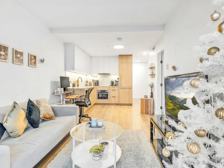 2812-13685 102 Avenue, Surrey, BC, V3T 1N7 - 17