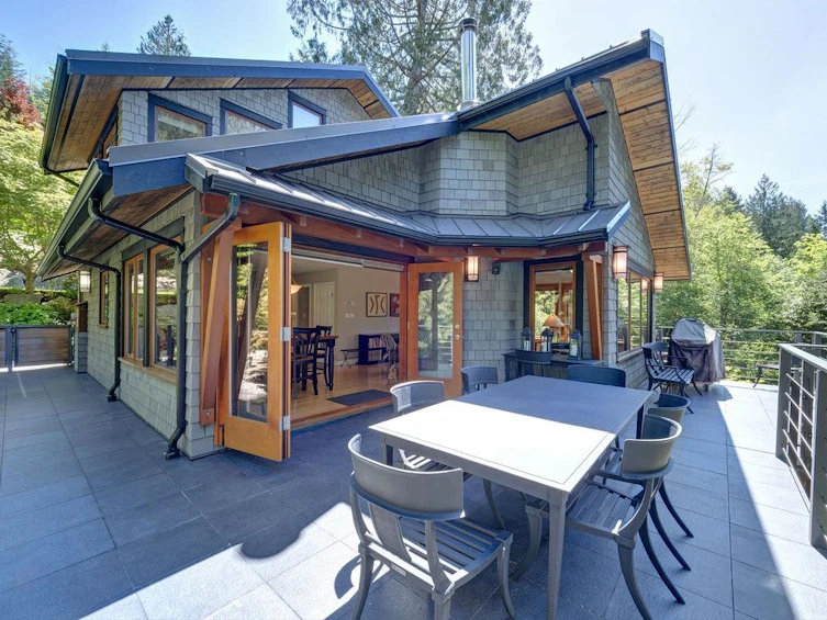 5950 Tillicum Bay Road, Sechelt, BC, V7Z 0C7