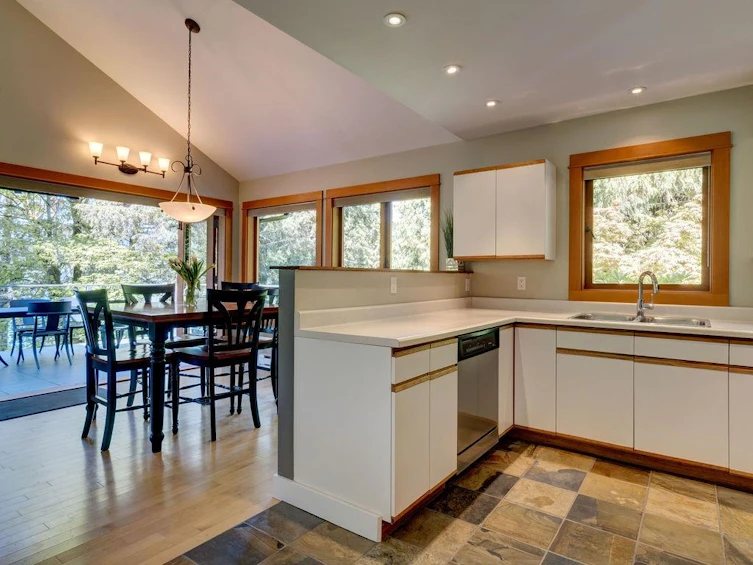 5950 Tillicum Bay Road, Sechelt, BC, V7Z 0C7 - 8